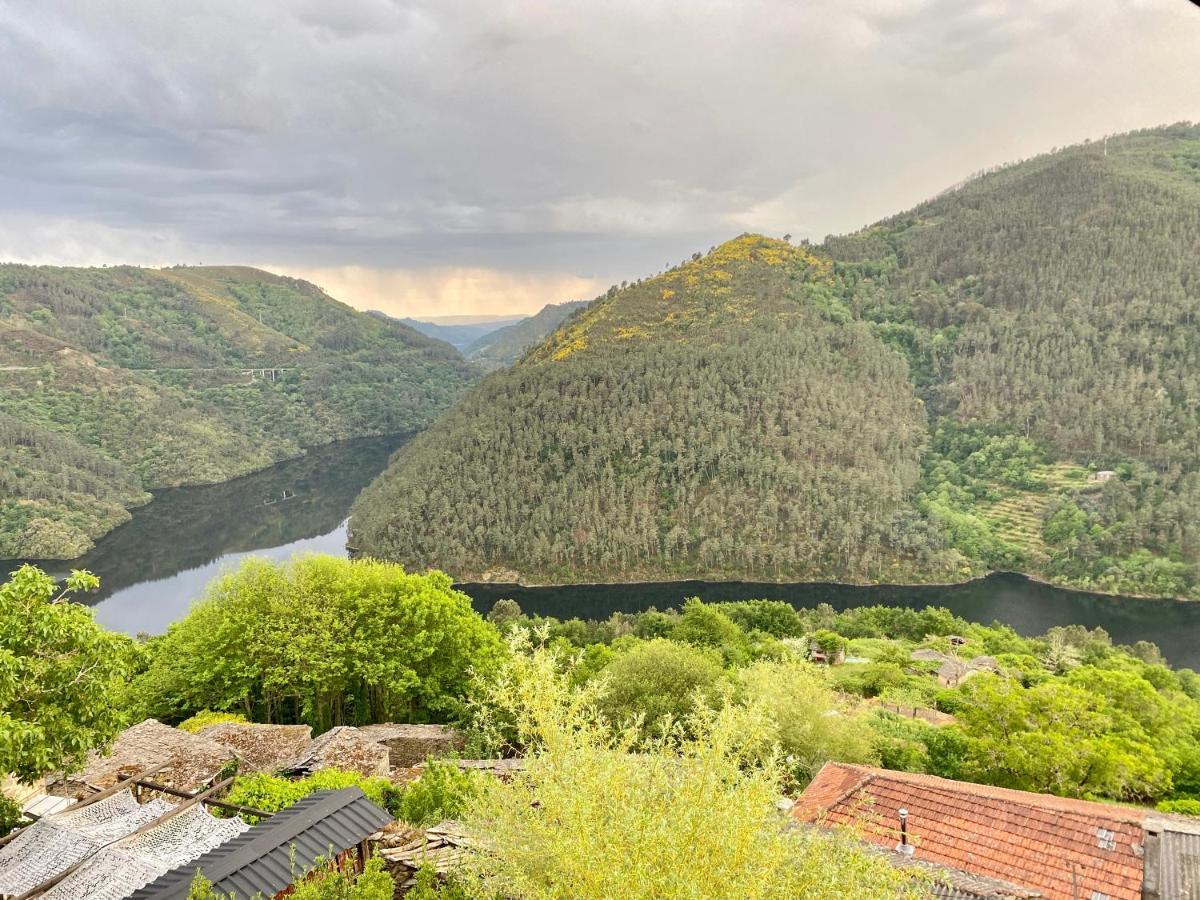 Вілла Ribeira Sacra La Imperfecta Ferreira de Panton Екстер'єр фото